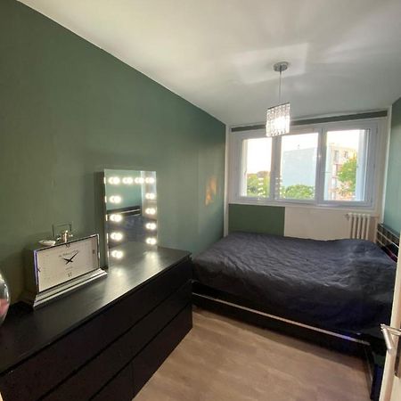 Appartement Familial Wifi Netflix Amazon Prime Saint-Cyr-lʼÉcole Zewnętrze zdjęcie