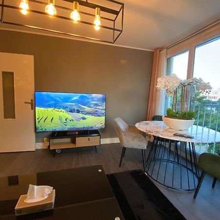 Appartement Familial Wifi Netflix Amazon Prime Saint-Cyr-lʼÉcole Zewnętrze zdjęcie