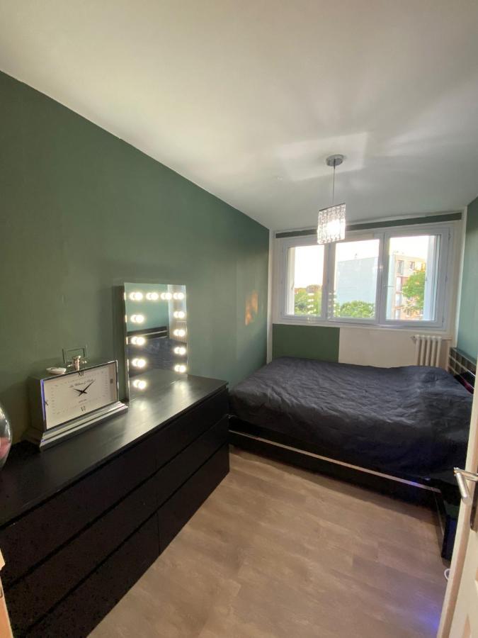 Appartement Familial Wifi Netflix Amazon Prime Saint-Cyr-lʼÉcole Zewnętrze zdjęcie